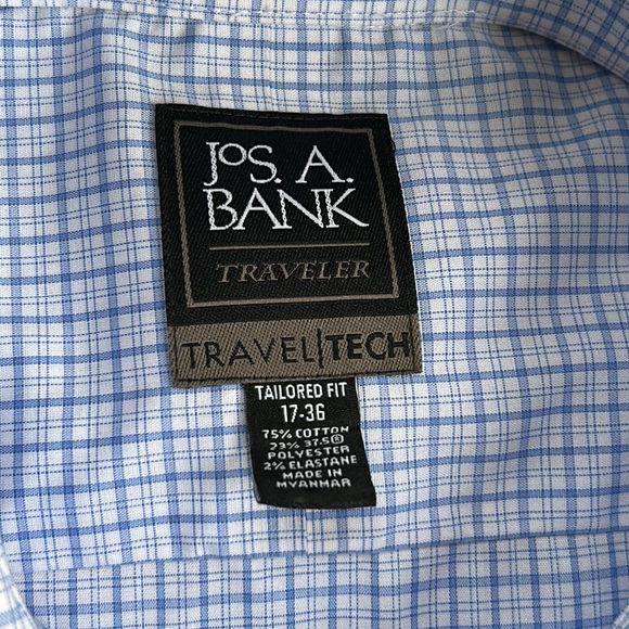 Jos A Bank Traveler Travel Tech. Tailored Fit 17 - 36 - Picture 2 of 13